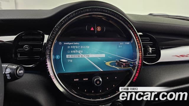 Mini Cooper 3세대, 2024 16