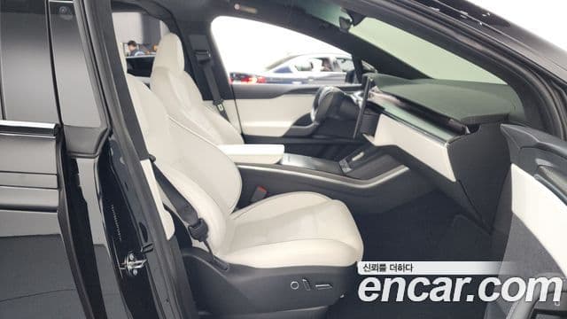 Tesla модель X Plaid, 2023 11