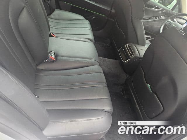 Genesis G80 (RG3) бензин 2.5 турбо AWD, 2025 17