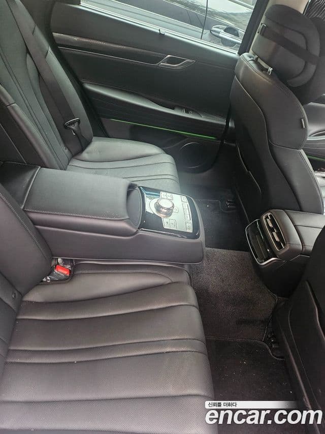 Genesis G80 (RG3) бензин 2.5 турбо AWD, 2025 18