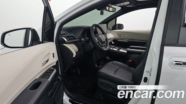 Toyota Sienna 4세대, 2025 10