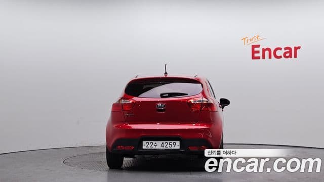 Kia All New Pride Deluxe, 2014 4