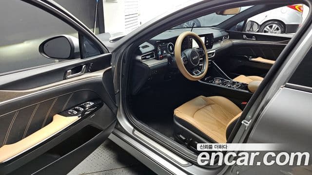 Kia K5 3세대 Signature, 2022 10