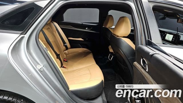 Kia K5 3세대 Signature, 2022 12