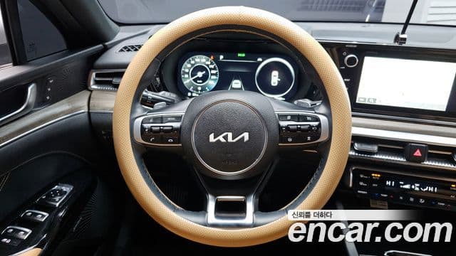 Kia K5 3세대 Signature, 2022 13