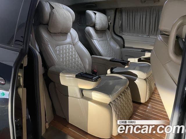 Kia All New Carnival бензин 9인승 High Limousine(компания по спецнадстройкам), 2018 7