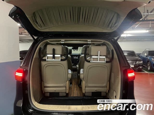 Kia All New Carnival бензин 9인승 High Limousine(компания по спецнадстройкам), 2018 12