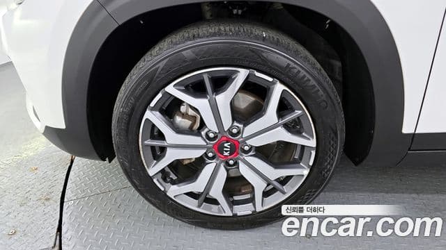 Kia Seltos Signature, 2022 все фото