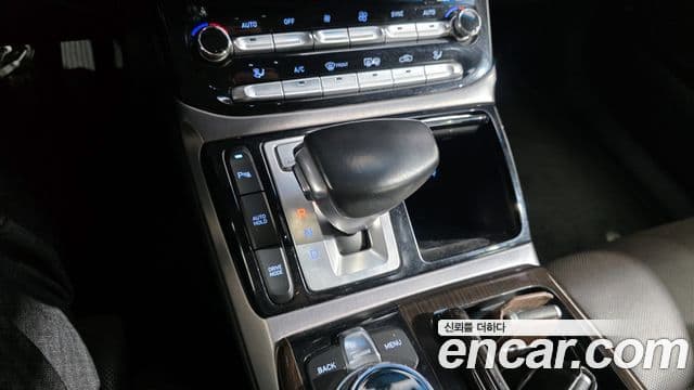 Genesis EQ900 Luxury, 2018 9