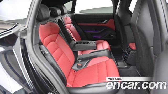 Porsche 타이칸 4S Cross Turismo, 2025 7