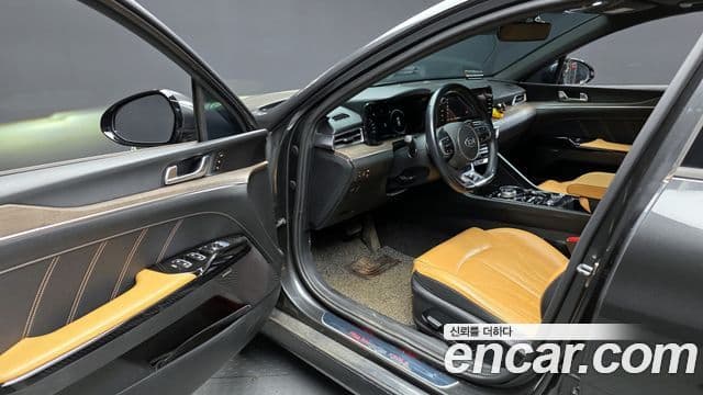 Kia K5 3세대 Signature, 2021 11