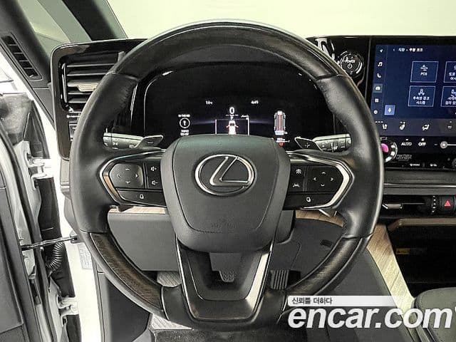 Lexus LM 2세대 Executive, 2025 11