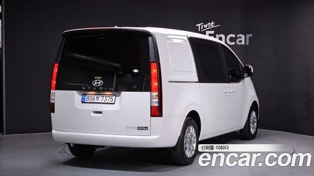 Hyundai Staria Modern, 2025 2