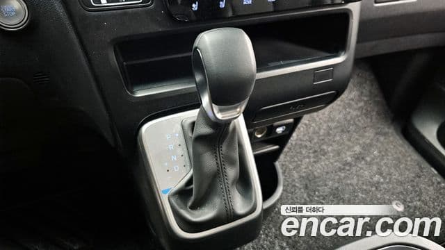 Hyundai Staria Modern, 2025 9