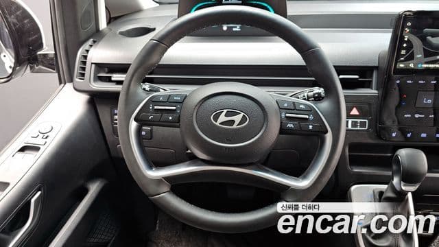 Hyundai Staria Modern, 2025 13