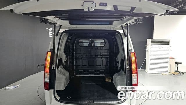 Hyundai Staria Modern, 2025 20