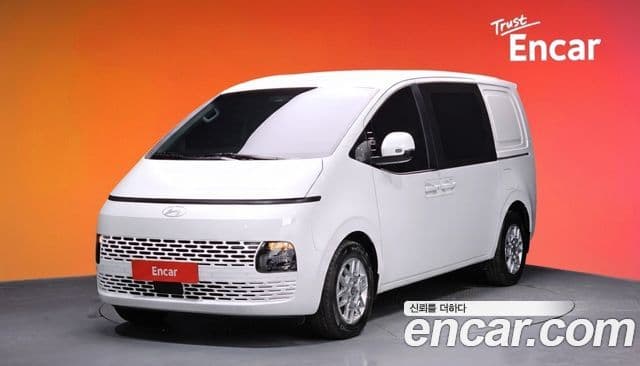 Hyundai Staria Modern, 2025 1