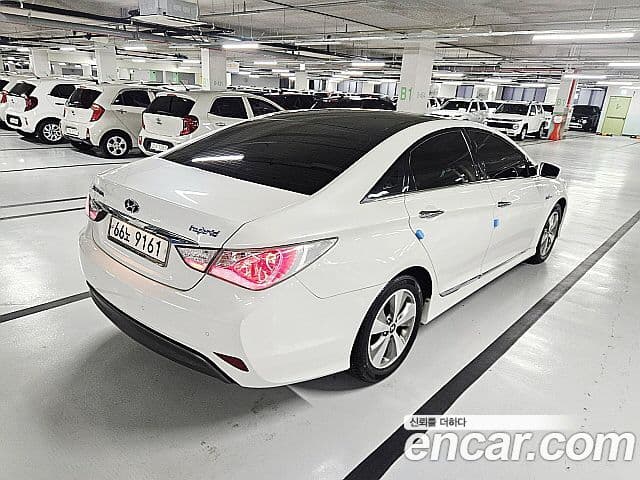 Hyundai Sonata гибрид Premier, 2012 8