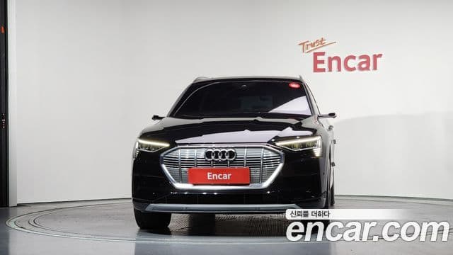 Audi e-Tron, 2022 3