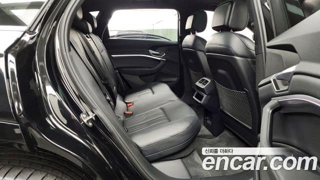 Audi e-Tron, 2022 12