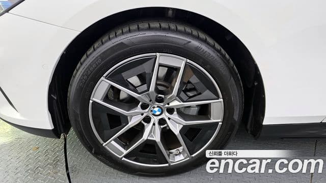 BMW 5시리즈 (G60), 2025 все фото