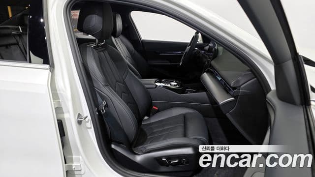 BMW 5시리즈 (G60), 2025 12