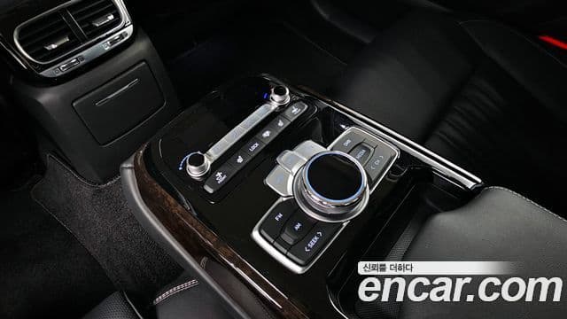 Genesis G90 Premium Luxury, 2021 18