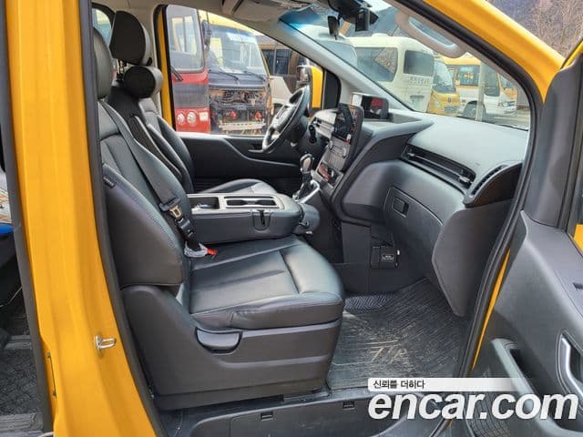 Hyundai Staria 15인승, 2023 7