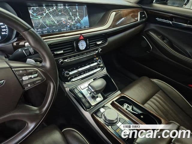 Genesis EQ900 Prestige, 2018 10