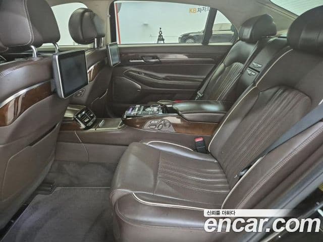 Genesis EQ900 Prestige, 2018 12