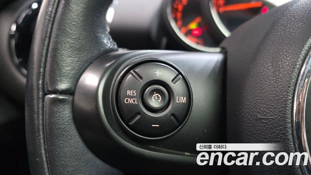 Mini Cooper D 클럽맨 2세대, 2017 16