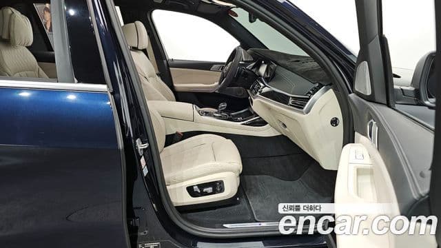 BMW X7 (G07) xDrive 40i M Sport 6인승, 2022 11