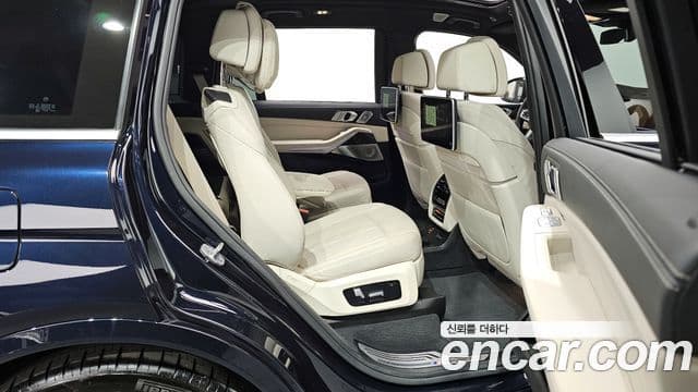 BMW X7 (G07) xDrive 40i M Sport 6인승, 2022 12