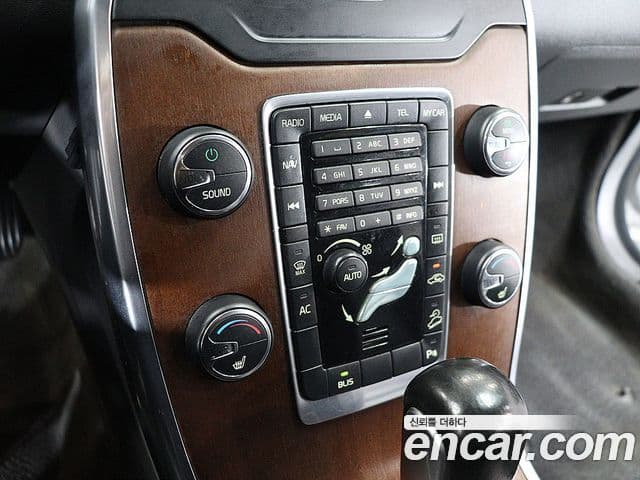 Volvo XC70 3세대, 2012 10