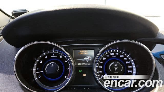 Hyundai YF Sonata Y20 Sport, 2010 8