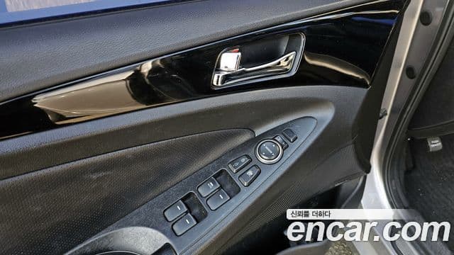 Hyundai YF Sonata Y20 Sport, 2010 19