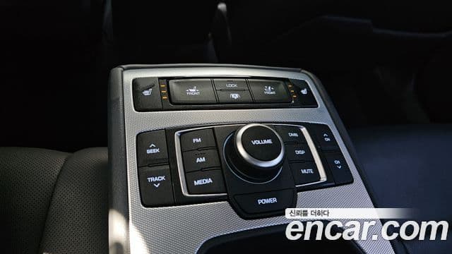 Genesis G80 Premium Luxury, 2019 17