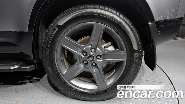 Land Rover Defender (L663) 110 P300 X-Dynamic SE, 2024 все фото