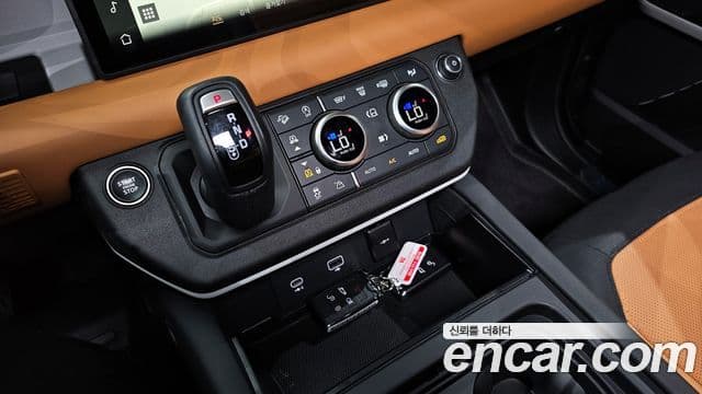 Land Rover Defender (L663) 110 P300 X-Dynamic SE, 2024 9