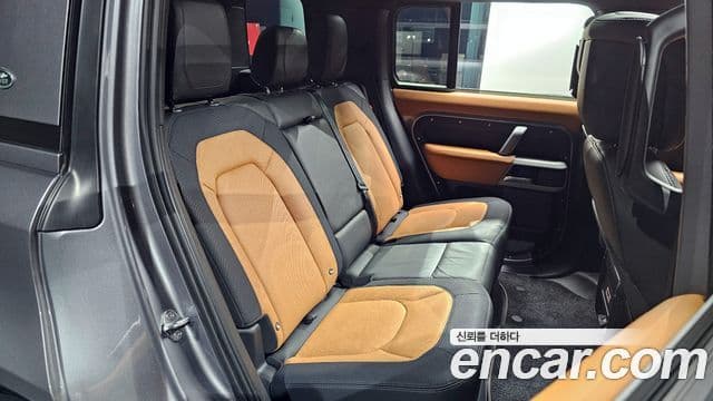 Land Rover Defender (L663) 110 P300 X-Dynamic SE, 2024 12