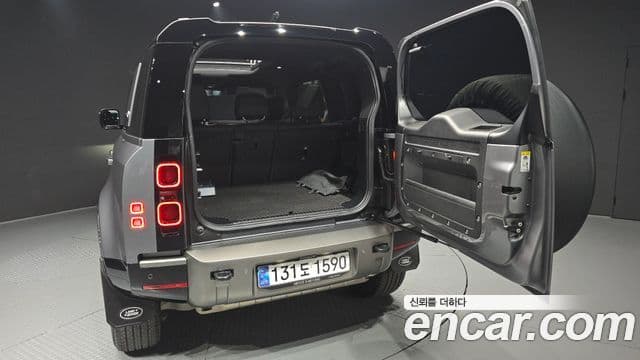 Land Rover Defender (L663) 110 P300 X-Dynamic SE, 2024 20