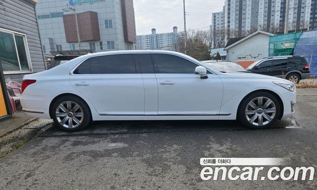 Genesis EQ900 Prestige, 2016 1