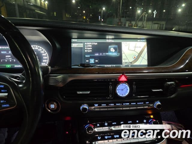 Genesis EQ900 Prestige, 2016 8