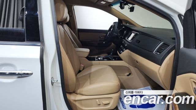 Kia All New Carnival Noblesse, 2016 11