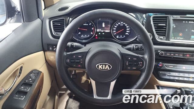 Kia All New Carnival Noblesse, 2016 13