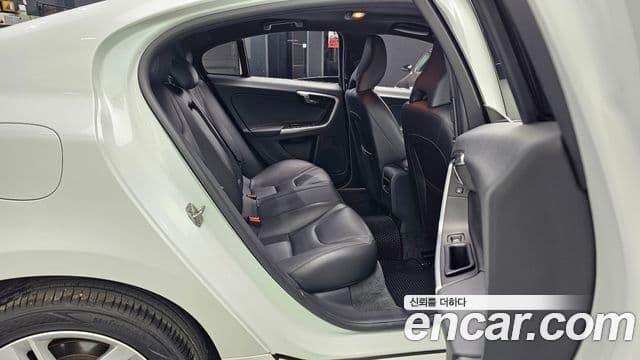 Volvo S60 2세대, 2015 12