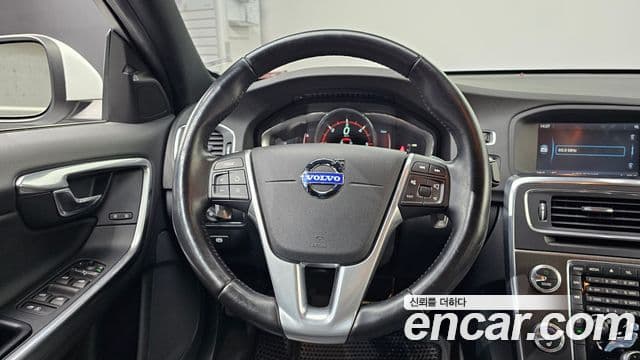 Volvo S60 2세대, 2015 13