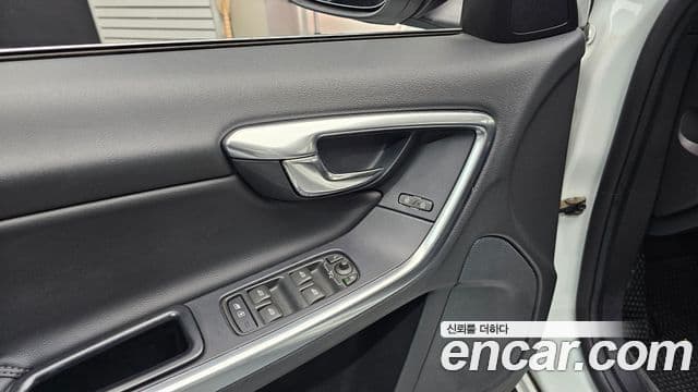 Volvo S60 2세대, 2015 16