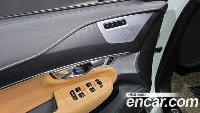 Volvo XC90 2세대 B6 Inscription, 2021 17