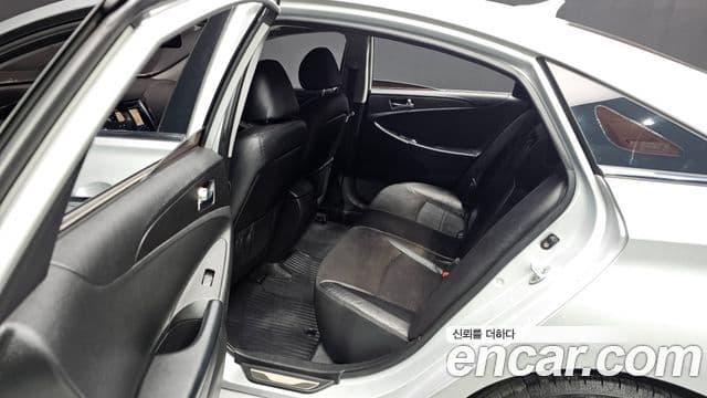 Hyundai YF Sonata LPI top, 2010 12